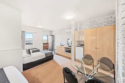 Coach House Launceston - Northern Rivers Accommodation 8