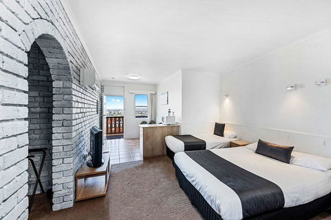Coach House Launceston - Northern Rivers Accommodation 13