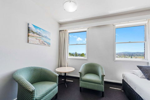 Coach House Launceston - Northern Rivers Accommodation 18