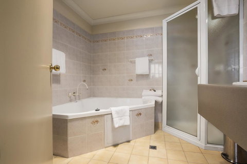 Hadley\'s Orient Hotel - Northern Rivers Accommodation 19