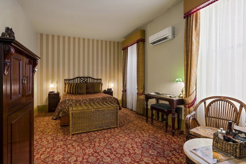 Hadley\'s Orient Hotel - Northern Rivers Accommodation 31
