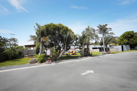 Georges Bay Apartments - Northern Rivers Accommodation 43