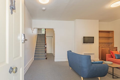 4 Bedroom House - Hobart CBD - Free Parking - Free WIFI - Northern Rivers Accommodation 21