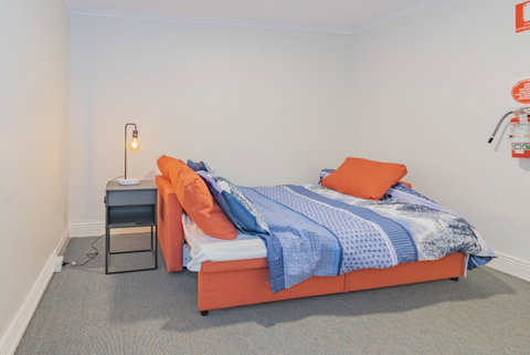 4 Bedroom House - Hobart CBD - Free Parking - Free WIFI - Northern Rivers Accommodation 18
