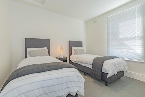 4 Bedroom House - Hobart CBD - Free Parking - Free WIFI - Northern Rivers Accommodation 23