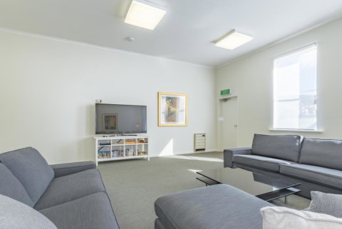 4 Bedroom House - Hobart CBD - Free Parking - Free WIFI - Northern Rivers Accommodation 20
