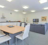 4 Bedroom House - Hobart CBD - Free Parking - Northern Rivers Accommodation