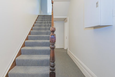 4 Bedroom House - Hobart CBD - Free Parking - Free WIFI - Northern Rivers Accommodation 7