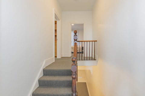 4 Bedroom House - Hobart CBD - Free Parking - Free WIFI - Northern Rivers Accommodation 19