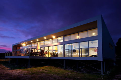 Sunset Bay Escape - Northern Rivers Accommodation 0