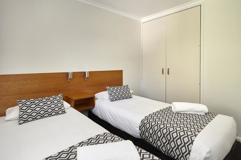 Elphin Serviced Apartments - Northern Rivers Accommodation 24