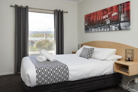 Elphin Serviced Apartments - Northern Rivers Accommodation 34