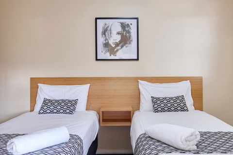 Elphin Serviced Apartments - Northern Rivers Accommodation 3