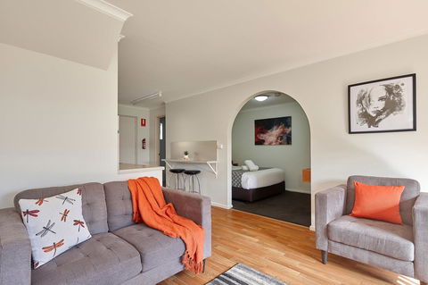 Elphin Serviced Apartments - Northern Rivers Accommodation 11