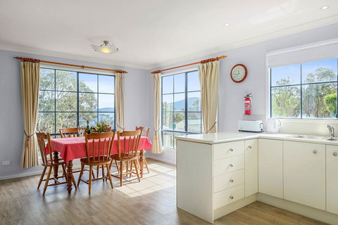 Omaroo Cottage Bruny Island - Northern Rivers Accommodation 6