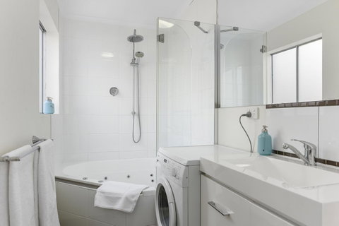 Trinity Hill Apartments - Northern Rivers Accommodation 2