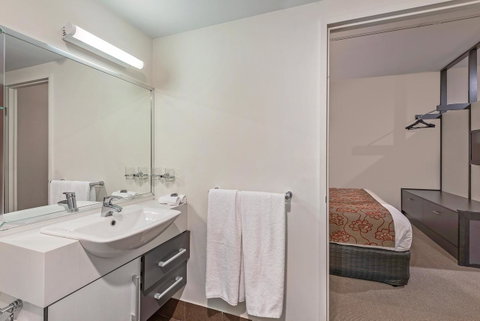 Mantra One Sandy Bay Road - Northern Rivers Accommodation 21