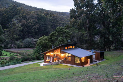 Adventure Bay Retreat Bruny Island - Northern Rivers Accommodation 2