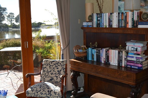 The Waterfront Wynyard - Northern Rivers Accommodation 9