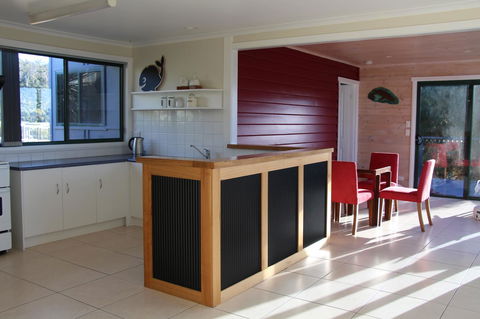 Mermaids Of Bicheno - Northern Rivers Accommodation 5