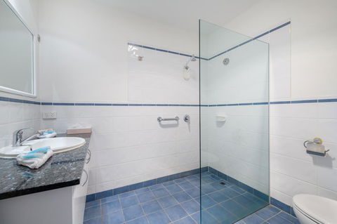 Mayfair Plaza Motel And Apartments - Northern Rivers Accommodation 9