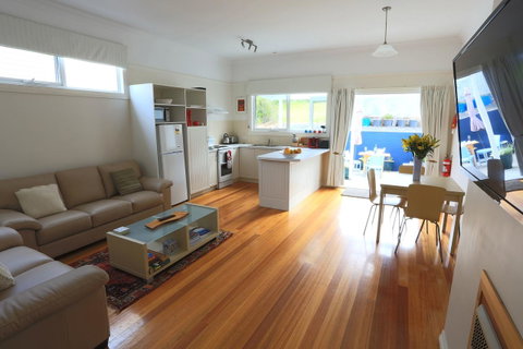 @ The Beach & Not Quite @ The Beach Holiday Cottages - Stanley - Northern Rivers Accommodation 22