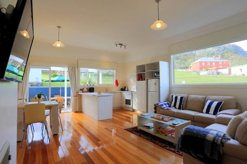 @ The Beach & Not Quite @ The Beach Holiday Cottages - Stanley - Northern Rivers Accommodation 17