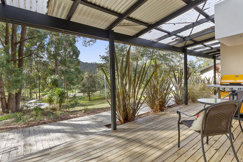 Oyster Cove Chalet - Northern Rivers Accommodation 7