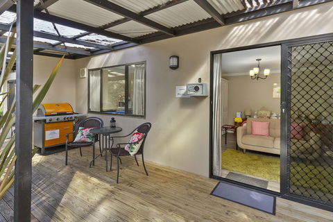 Oyster Cove Chalet - Northern Rivers Accommodation 3