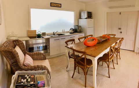 NEW: Tranquil Retreat -The Barn House Ingleside, Northern Beaches - Northern Rivers Accommodation 2