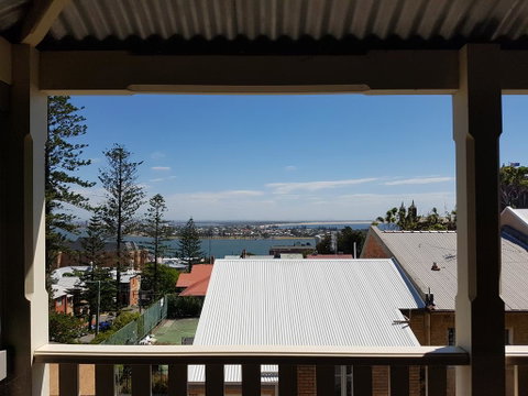 Newcastle Short Stay Apartments - Vista Apartment - Northern Rivers Accommodation 0