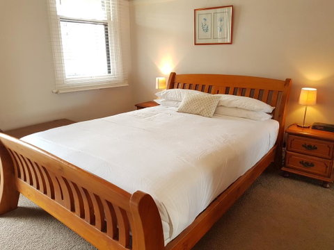 Newcastle Short Stay Apartments - Vista Apartment - Northern Rivers Accommodation 1