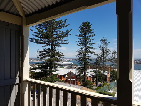 Newcastle Short Stay Apartments - Vista Apartment - Northern Rivers Accommodation 3