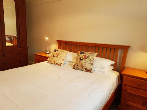 Newcastle Short Stay Apartments - Vista Apartment - Northern Rivers Accommodation 2