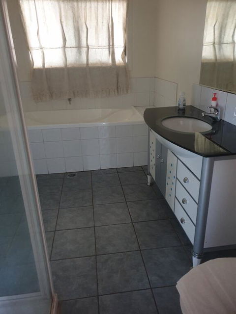 Newell Hwy Caravan Park - Northern Rivers Accommodation 1
