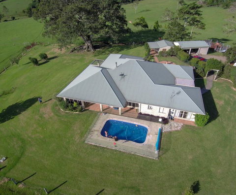 Newyan @ Maleny - Northern Rivers Accommodation 0