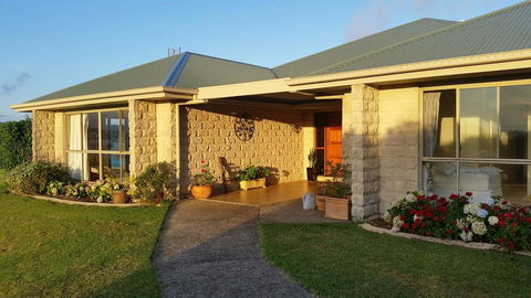 Newyan @ Maleny - Northern Rivers Accommodation 2