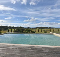 Noble Willow Homestead Lovedale. Super Spacious with views and pool - Northern Rivers Accommodation