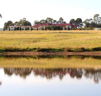 Noble Willow Studio Lovedale. Spacious with views and pool - Northern Rivers Accommodation