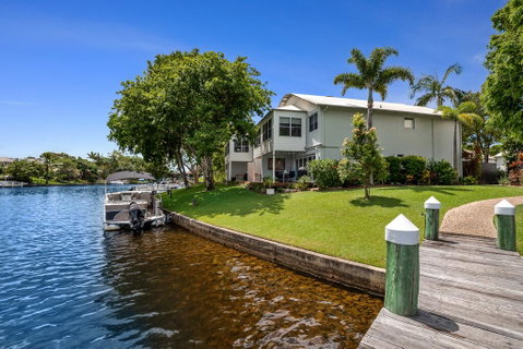 Noosa Entrance 2 Bedroom - Northern Rivers Accommodation 2