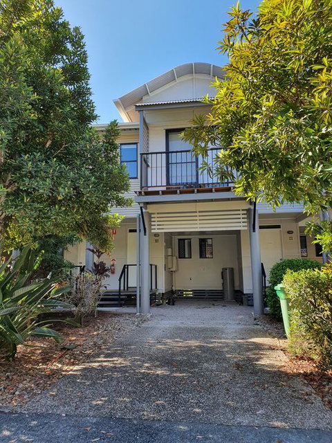 Noosa Lakes Apartments - Northern Rivers Accommodation 1