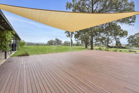 Nulkaba Escape, Super Central, Walk To Zoo, Short Drive To Potters + Wineries - Northern Rivers Accommodation 2