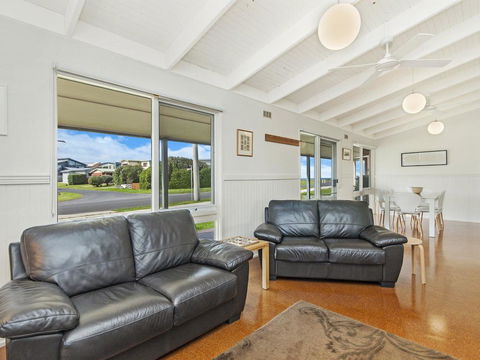 Ocean Spray Retreat - Northern Rivers Accommodation 1