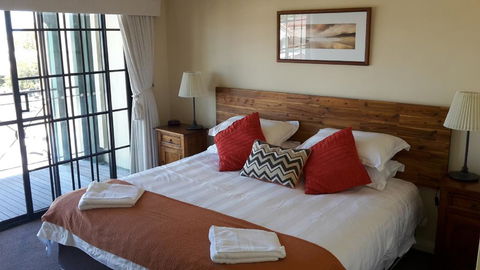 Ocean Sunsets - 2 Bedroom Converted Warehouse Apartment - Northern Rivers Accommodation 1