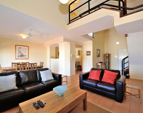 Ocean Sunsets - 2 Bedroom Converted Warehouse Apartment - Northern Rivers Accommodation 0