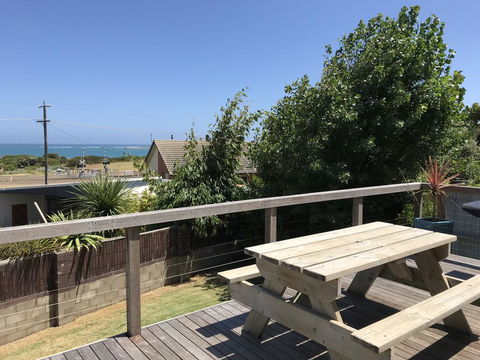 OCEAN VIEWS - Northern Rivers Accommodation 2
