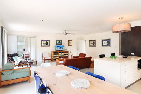Oceanic Dr 133 - WHALE WATCHERS DELIGHT - Northern Rivers Accommodation 0