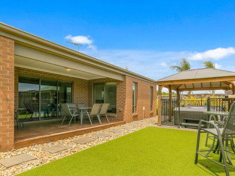 Ohana On The Island - Northern Rivers Accommodation 3
