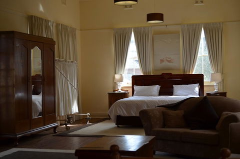 Old Parkes Convent - Northern Rivers Accommodation 1