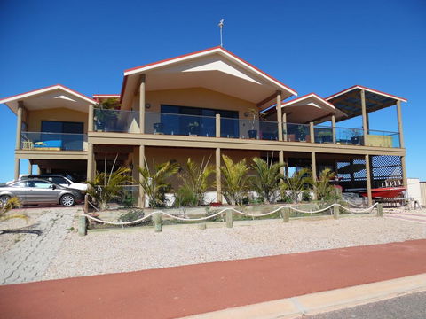On The Deck @ Shark Bay - Northern Rivers Accommodation 3